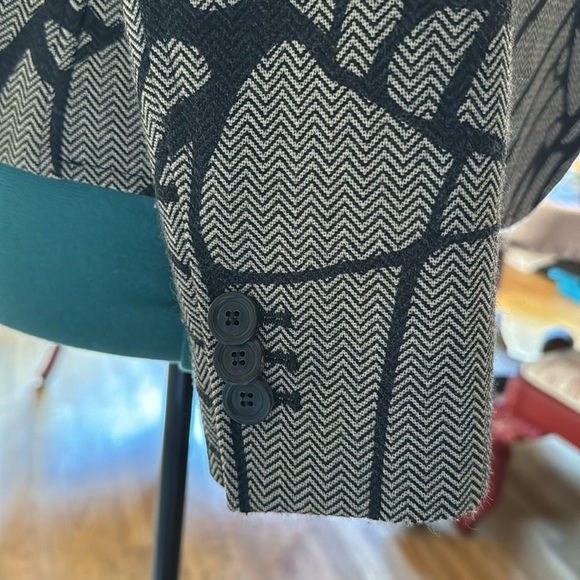 Gently worn Armani blazer - Picture 4 of 10